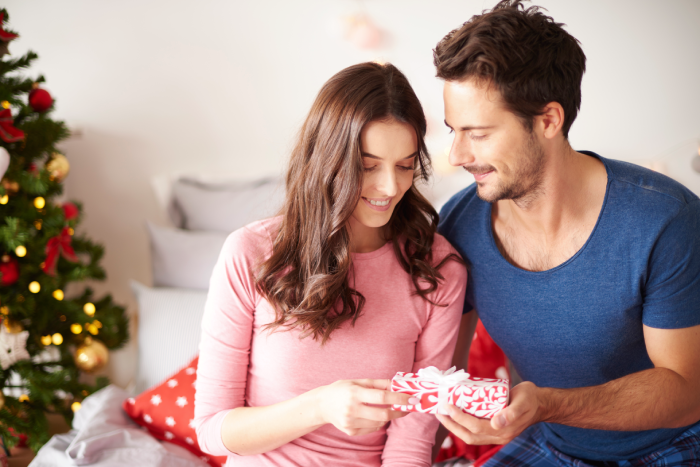 Useful Ideas for Young Couples’ Christmas Gift