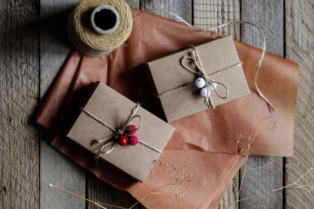 Elevating Your Vintage Presents with Classic Gift Wrapping