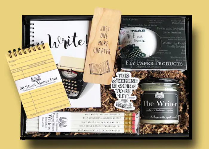 Book Lover’s Basket As DIY Gift Basket Ideas For Mother’s Day