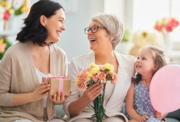 40+ Thoughtful Mother's Day Gift Basket Ideas To Celebrate Love