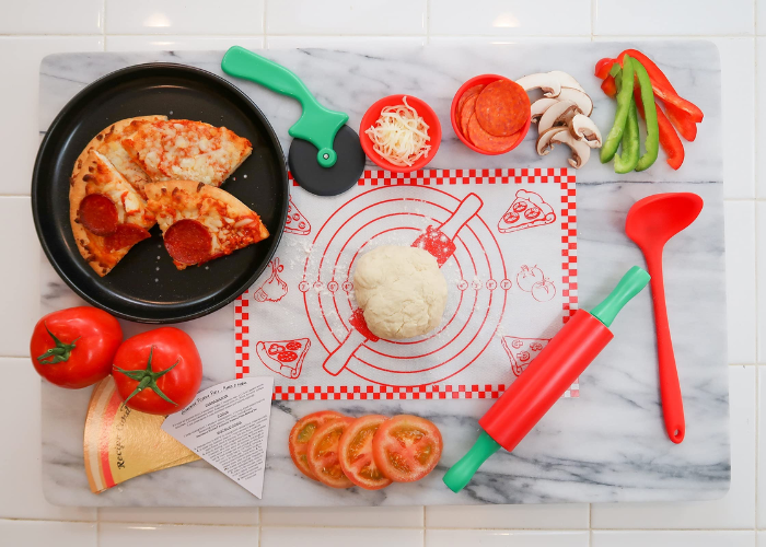 Homemade Pizza Kit As Cooking Ideas On Valentine’s Day Present Box For Best Friend