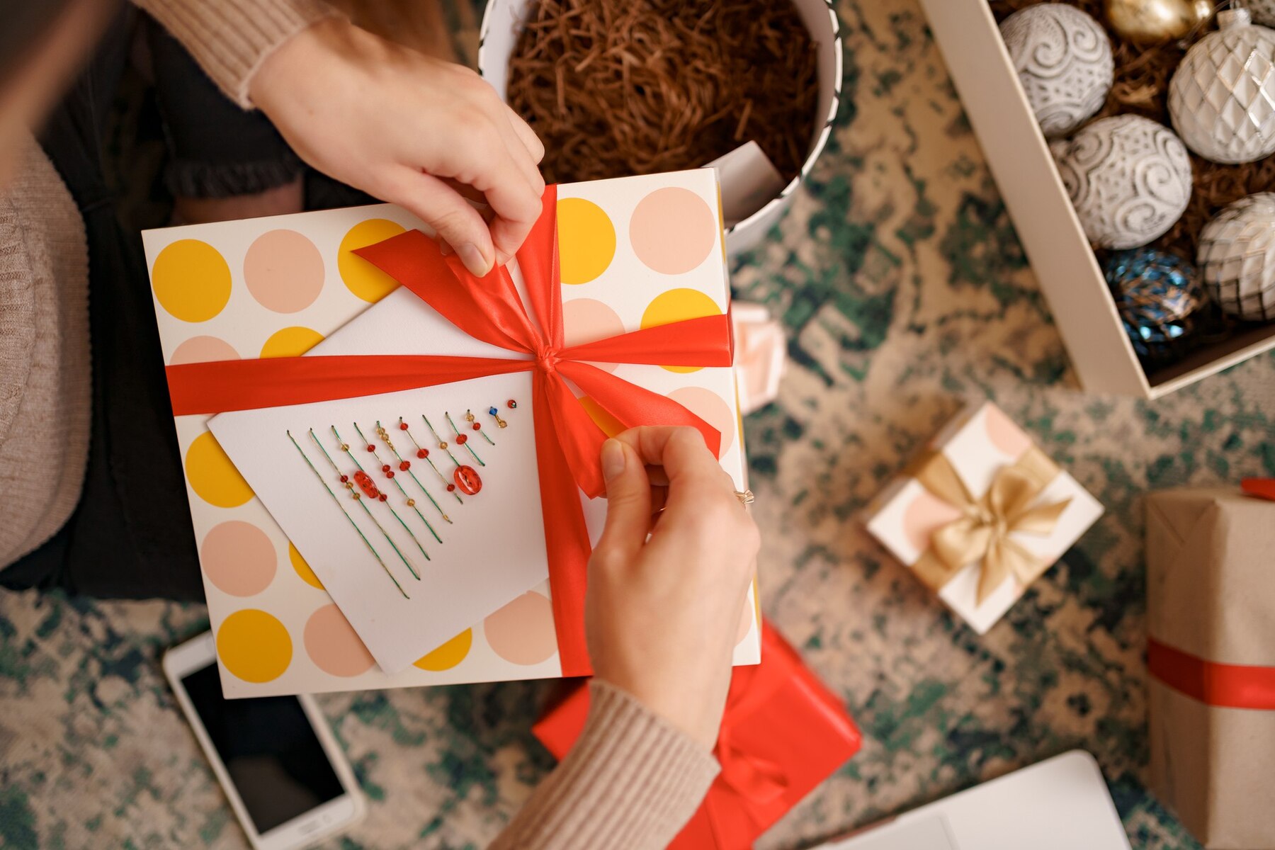 Customizing The Gift With A Personalized Note
