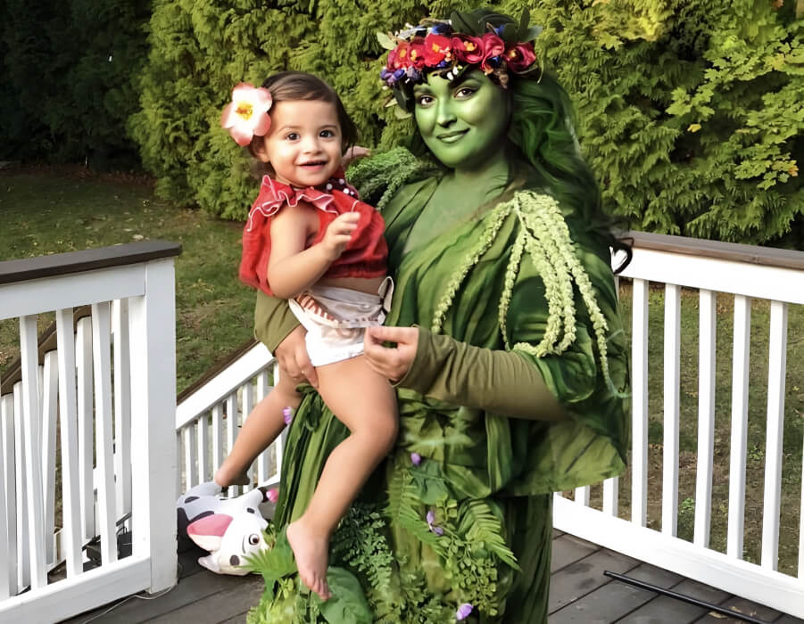 Moana and Pua Halloween Costume Ideas for Mom and Daughter
